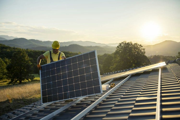 Raccordement panneau solaire : coût et démarches en 2024